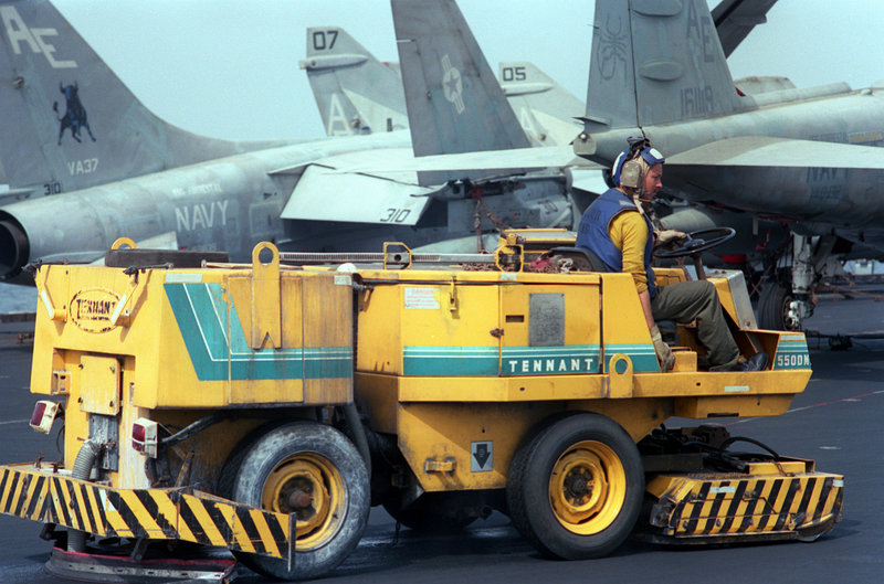 Illustration for article titled Russia Straps A Jet Engine To A Tractor To Clean Carrier Decks